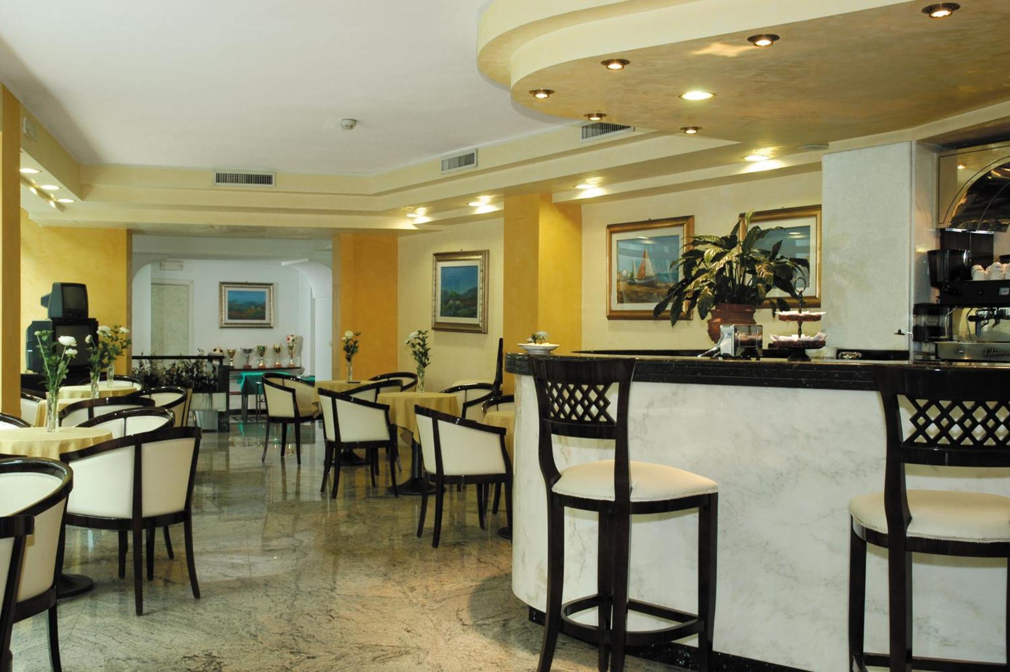Hotel Borgo Marina ローディ・ガルガーニコ エクステリア 写真