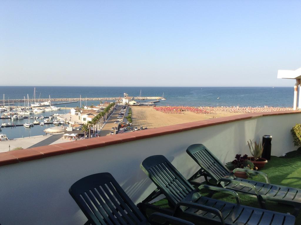 Hotel Borgo Marina ローディ・ガルガーニコ エクステリア 写真
