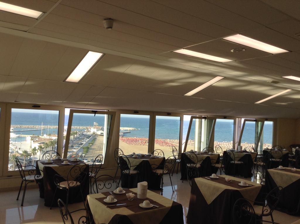 Hotel Borgo Marina ローディ・ガルガーニコ エクステリア 写真